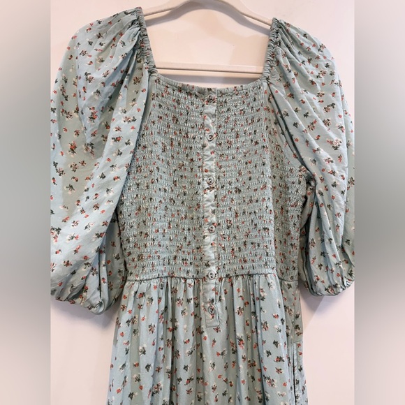 IVY CITY CO. Hazel Midi in Green Floral Smocked
Puff Sleeve Dress Size Small - Picture 7 of 8